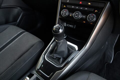 Volkswagen T-Roc SE TSI 34