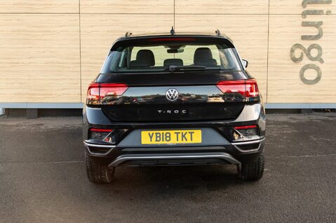 Volkswagen T-Roc SE TSI 6