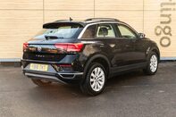 Volkswagen T-Roc SE TSI 2