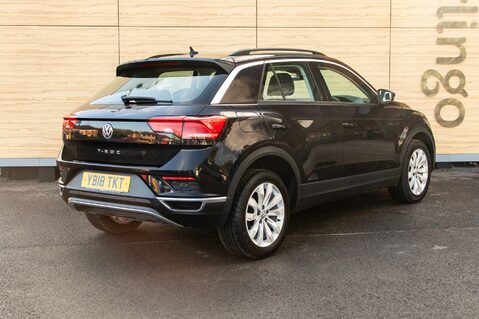 Volkswagen T-Roc SE TSI 2