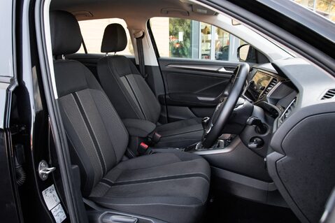 Volkswagen T-Roc SE TSI 33