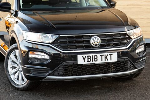 Volkswagen T-Roc SE TSI 11