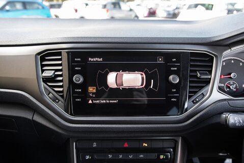 Volkswagen T-Roc SE TSI 22