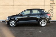 Volkswagen T-Roc SE TSI 13