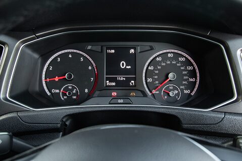 Volkswagen T-Roc SE TSI 15