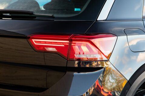 Volkswagen T-Roc SE TSI 9