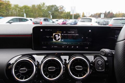 Mercedes-Benz A Class A 200 AMG LINE EXECUTIVE 27