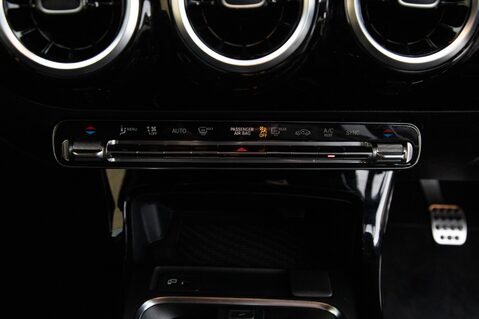 Mercedes-Benz A Class A 200 AMG LINE EXECUTIVE 34
