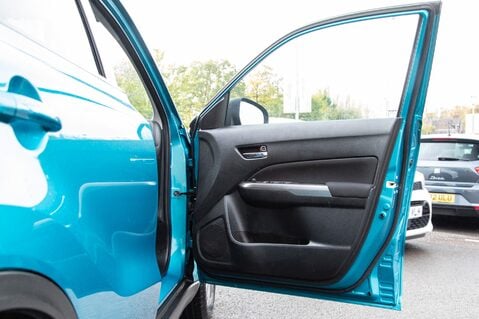 Suzuki Vitara SZ-T BOOSTERJET MHEV 14
