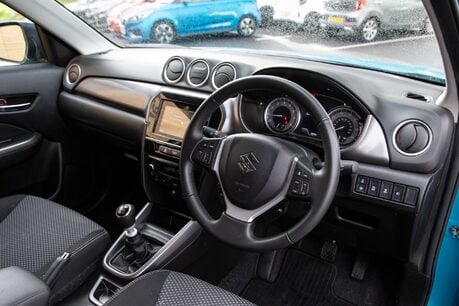 Suzuki Vitara SZ-T BOOSTERJET MHEV