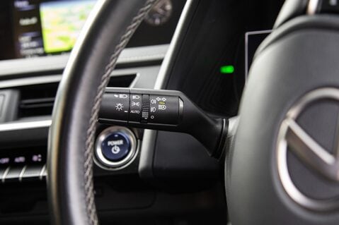 Lexus Ux 250H 17