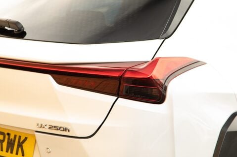 Lexus Ux 250H 9