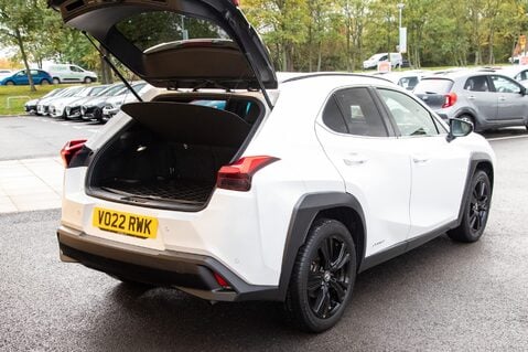 Lexus Ux 250H 38