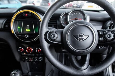 Mini Hatch COOPER CLASSIC 19