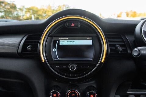 Mini Hatch COOPER CLASSIC 26