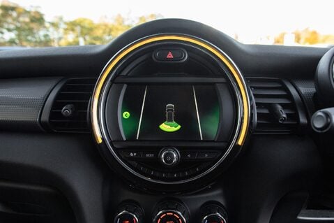 Mini Hatch COOPER CLASSIC 22