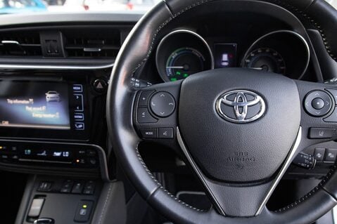 Toyota Auris VVT-I EXCEL TOURING SPORTS TSS 19
