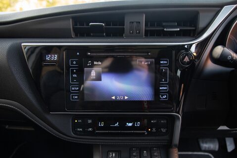 Toyota Auris VVT-I EXCEL TOURING SPORTS TSS 25