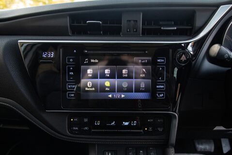 Toyota Auris VVT-I EXCEL TOURING SPORTS TSS 24