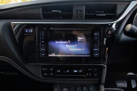 Toyota Auris VVT-I EXCEL TOURING SPORTS TSS 22