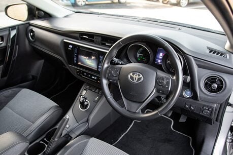 Toyota Auris VVT-I EXCEL TOURING SPORTS TSS