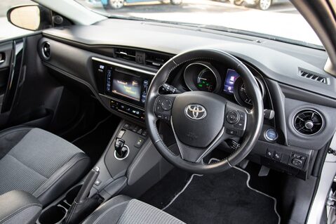 Toyota Auris VVT-I EXCEL TOURING SPORTS TSS 4