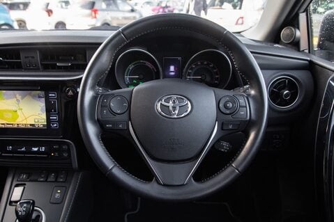 Toyota Auris VVT-I EXCEL TOURING SPORTS TSS 21