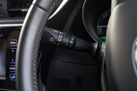 Toyota Auris VVT-I EXCEL TOURING SPORTS TSS 17