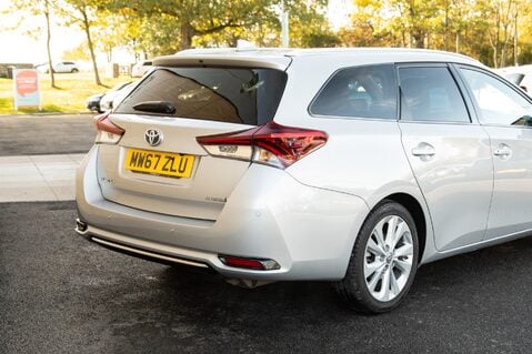 Toyota Auris VVT-I EXCEL TOURING SPORTS TSS 8