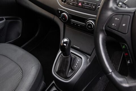 Hyundai i10 PREMIUM SE 30