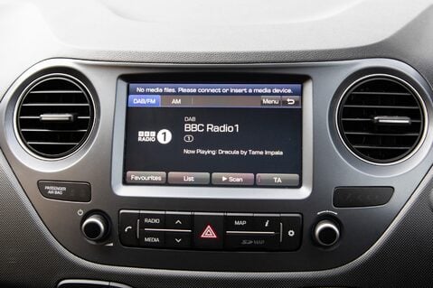 Hyundai i10 PREMIUM SE 23