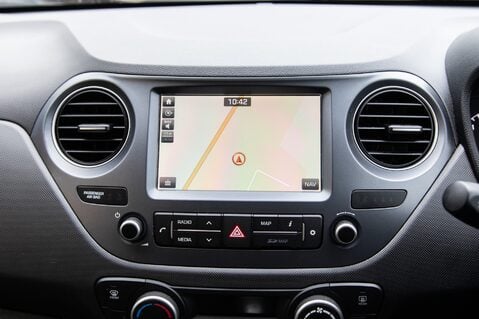 Hyundai i10 PREMIUM SE 26