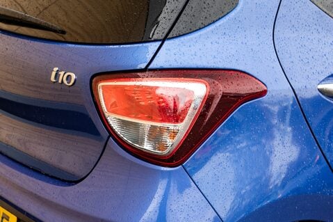 Hyundai i10 PREMIUM SE 9