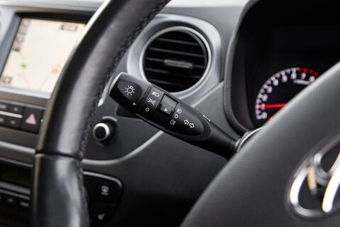 Hyundai i10 PREMIUM SE 17