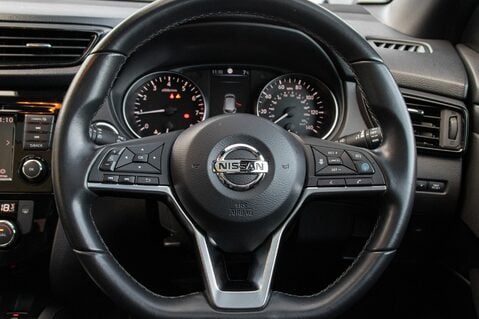 Nissan Qashqai DIG-T N-TEC DCT 21