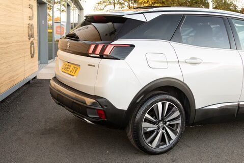 Peugeot 3008 PURETECH S/S GT LINE PREMIUM 8