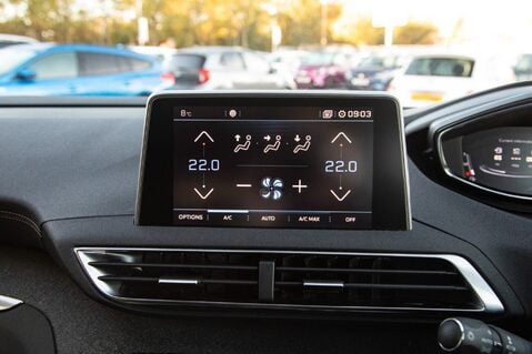 Peugeot 3008 PURETECH S/S GT LINE PREMIUM 23