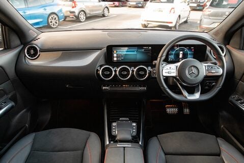 Mercedes-Benz GLA Class GLA 200 AMG LINE EXECUTIVE 3