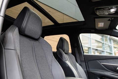 Peugeot 3008 PURETECH S/S GT LINE PREMIUM 32