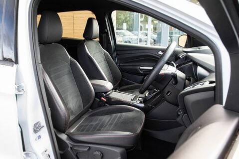 Ford Kuga ST-LINE TDCI 29