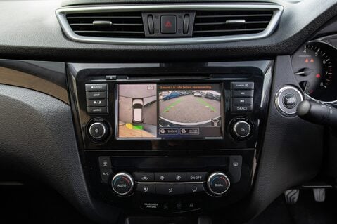 Nissan Qashqai DIG-T N-CONNECTA 26