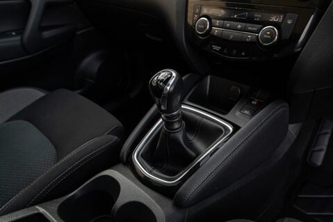 Nissan Qashqai DIG-T N-CONNECTA 33