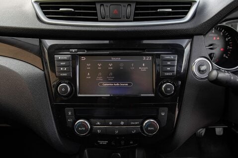 Nissan Qashqai DIG-T N-CONNECTA 22