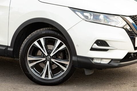 Nissan Qashqai DIG-T N-CONNECTA 10