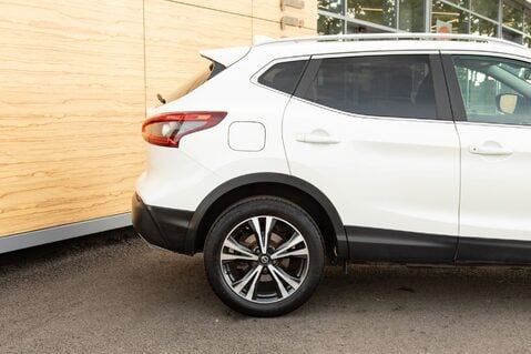 Nissan Qashqai DIG-T N-CONNECTA 7