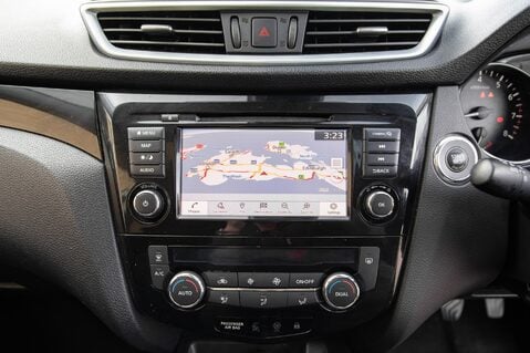 Nissan Qashqai DIG-T N-CONNECTA 25