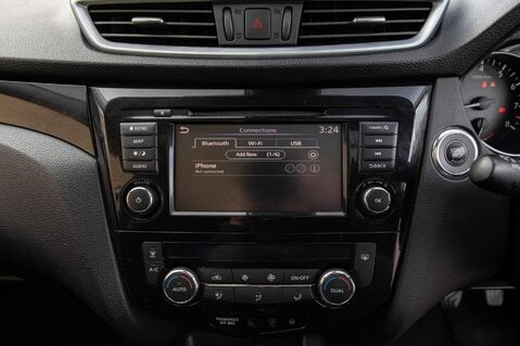 Nissan Qashqai DIG-T N-CONNECTA 28