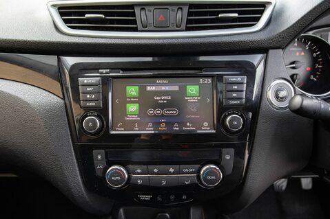 Nissan Qashqai DIG-T N-CONNECTA 23