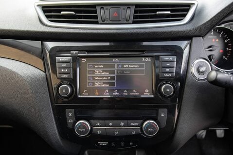 Nissan Qashqai DIG-T N-CONNECTA 27