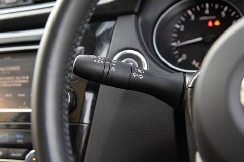 Nissan Qashqai DIG-T N-CONNECTA 17